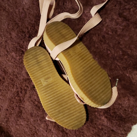 Puma Fenty strap ups size 8.5 - Picture 2 of 5